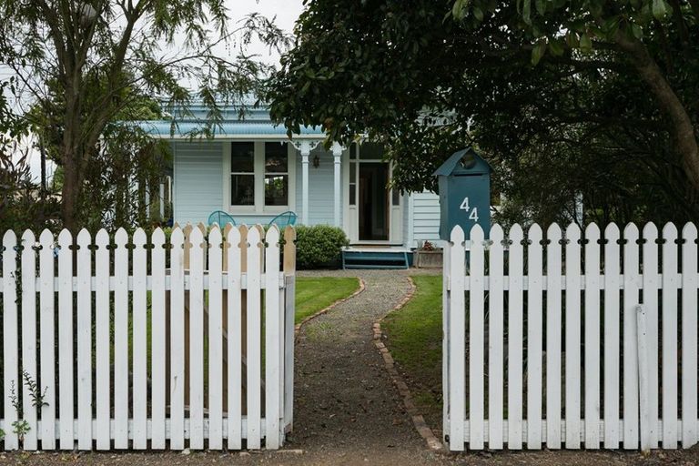 Photo of property in 44 Mcgreevy Street, Waipawa, 4210