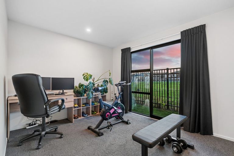 Photo of property in 71 Manakura Street, Russley, Christchurch, 8042