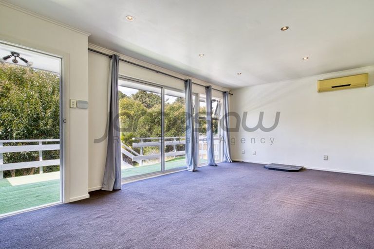 Photo of property in 61 Peach Road, Glenfield, Auckland, 0629