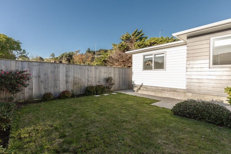 Photo of property in 41b Collins Avenue, Tawa, Wellington, 5028