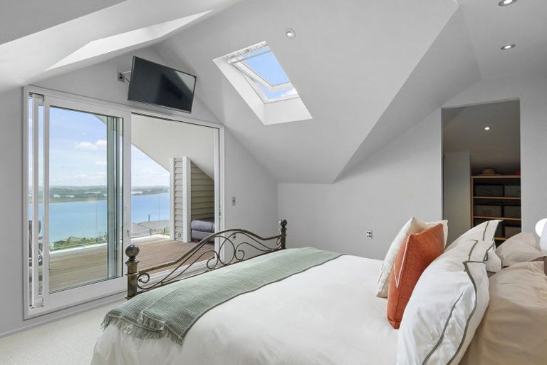 Photo of property in 36 Saint Andrews Hill Road, Mount Pleasant, Christchurch, 8081