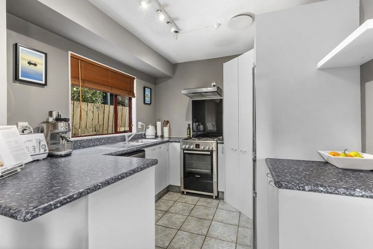 Photo of property in 26a Black Rock Road, Newlands, Wellington, 6037