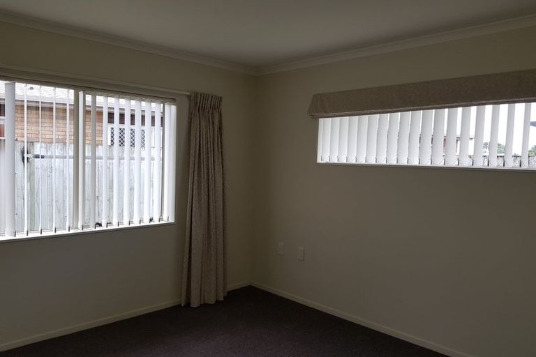 Photo of property in Rangeview Villas, 22/9 Fuller Close, Levin, 5510