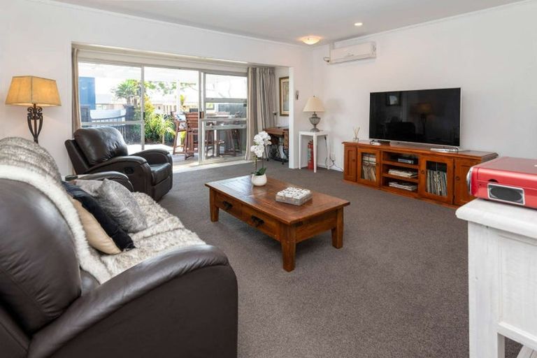 Photo of property in 1/33 Bramley Drive, Farm Cove, Auckland, 2012