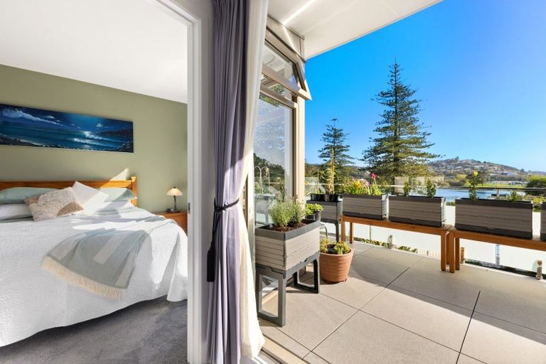 Photo of property in Bridgewater Apartments, 201/7 Te Rangi Cross Road, Paihia, 0200