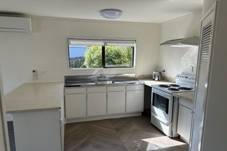 Photo of property in 111 Stott Avenue, Birkdale, Auckland, 0626