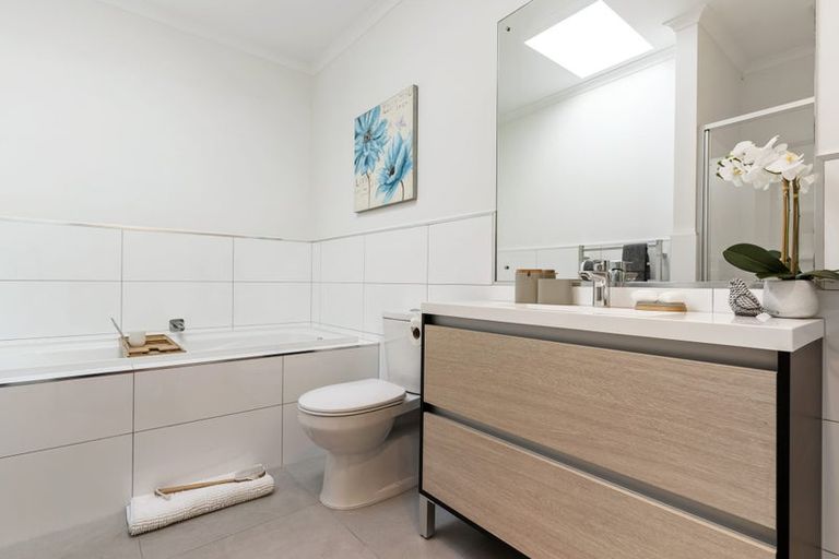 Photo of property in 10 Tyler Davies Drive, Red Beach, 0932