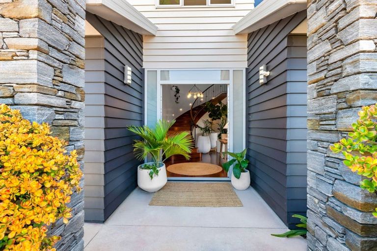 Photo of property in 64 Balboa Drive, Matakatia, Whangaparaoa, 0930