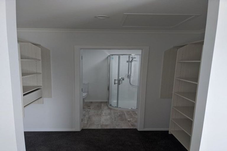 Photo of property in 1b Breakwater Way, Whitby, Porirua, 5024