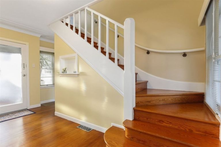 Photo of property in 35 Princes Street, Northcote Point, Auckland, 0627