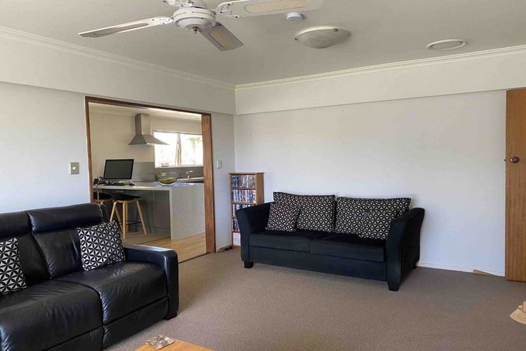 Photo of property in 3 Trigg Crescent, Taradale, Napier, 4112