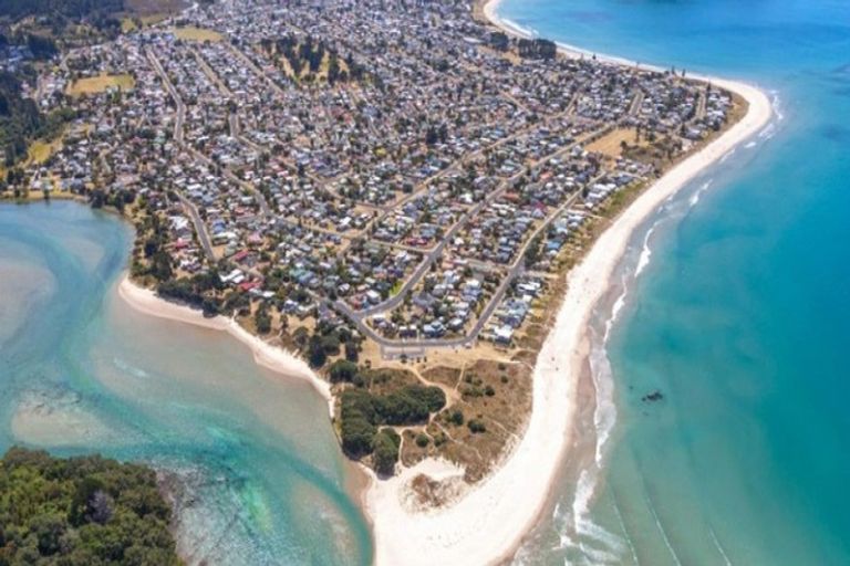 Photo of property in 139 Rangituia Street, Whangamata, 3691