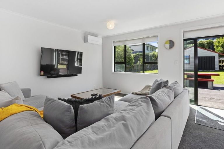 Photo of property in 27 Golf Road, Paraparaumu Beach, Paraparaumu, 5032