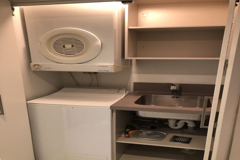 Photo of property in 26a Vipond Road, Stanmore Bay, Whangaparaoa, 0932