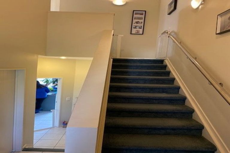 Photo of property in 7 Gillett Place, Botany Downs, Auckland, 2014