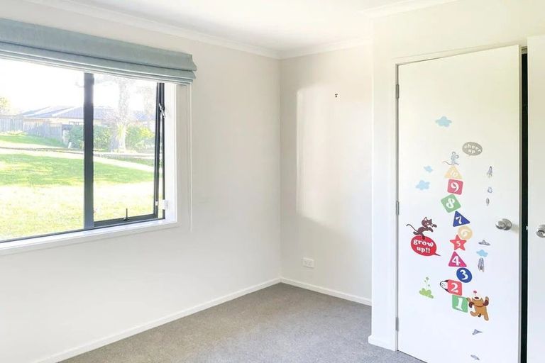 Photo of property in 1 Summerland Drive, Henderson, Auckland, 0612