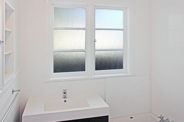 Photo of property in 240 Weston Road, Mairehau, Christchurch, 8052