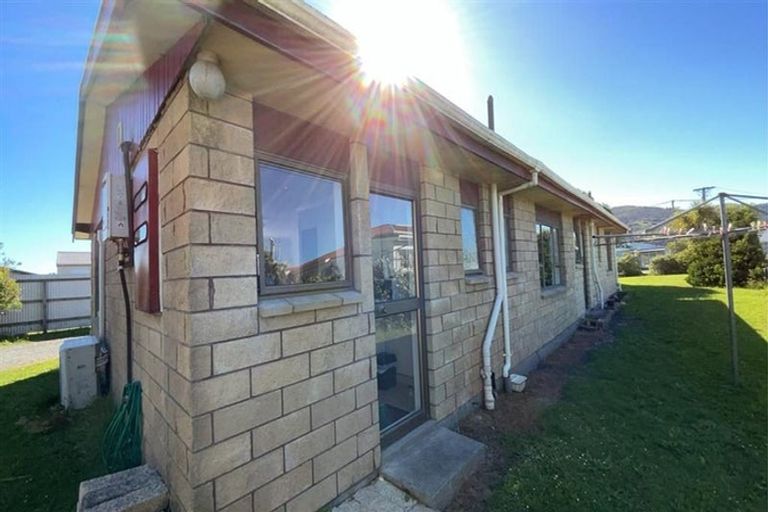 Photo of property in 122 Blake Street, Blaketown, Greymouth, 7805