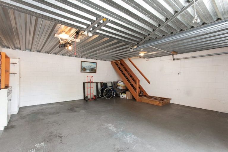 Photo of property in 2/18 Rembrandt Place, Burnside, Christchurch, 8053