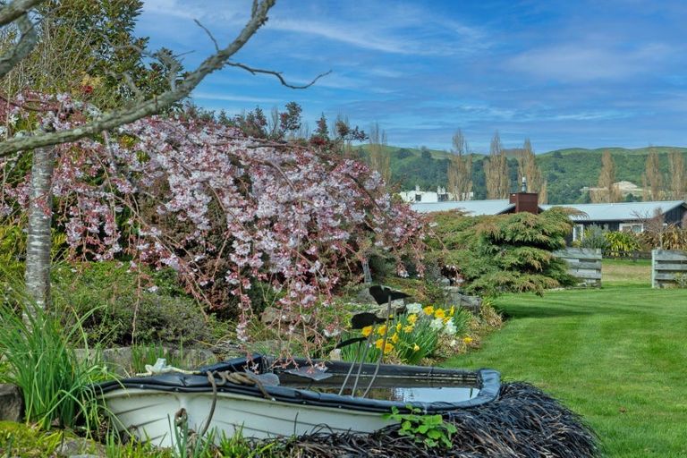 Photo of property in 500 Kinloch Road, Kinloch, Taupo, 3377