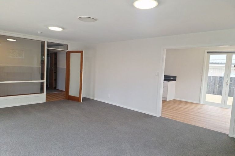 Photo of property in 15 Matuku Street, Heretaunga, Upper Hutt, 5018