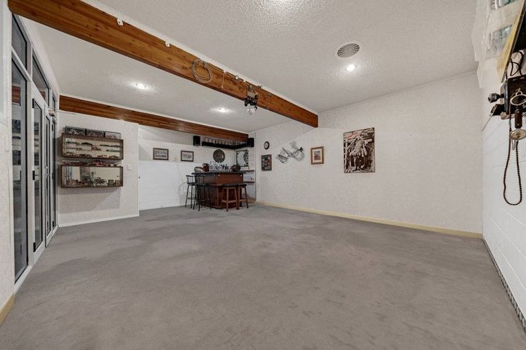 Photo of property in 3 Dundas Place, Henderson, Auckland, 0612