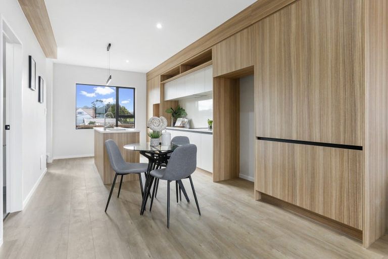 Photo of property in 2/1 Egremont Street, Belmont, Auckland, 0622