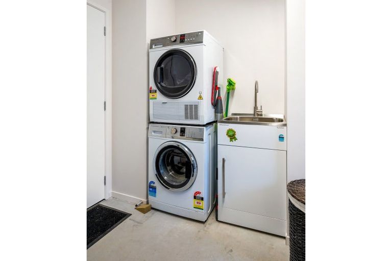 Photo of property in 6 Tuohy Lane, Wanaka, 9305