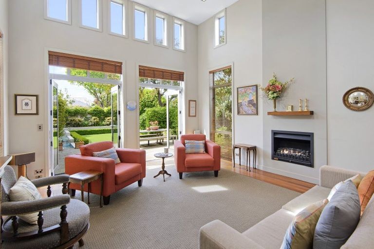 Photo of property in 33 Wroxton Terrace, Merivale, Christchurch, 8014