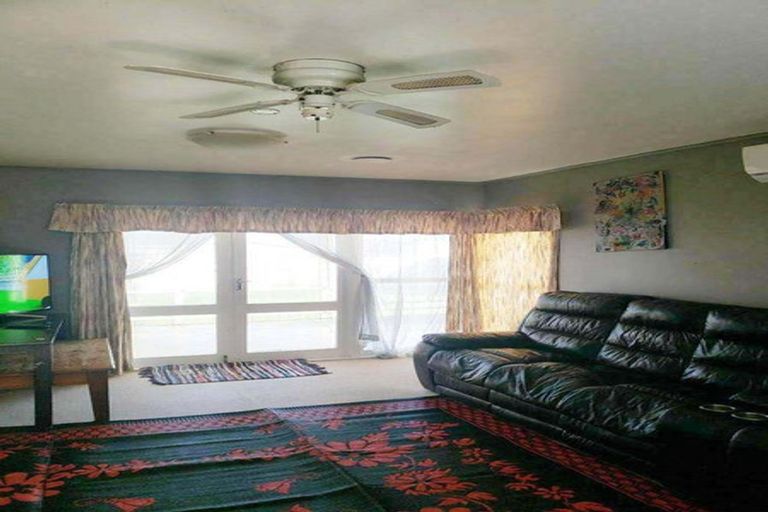 Photo of property in 65 Cargill Street, Papakura, 2110