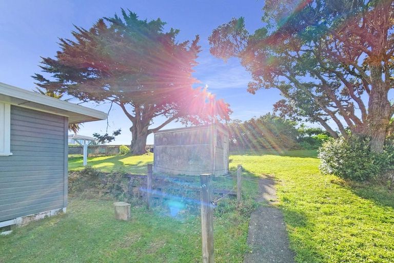 Photo of property in 9 Taupiri Crescent, Titahi Bay, Porirua, 5022