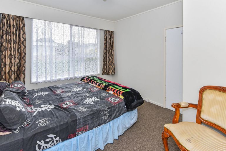 Photo of property in 1 Carbery Place, Manurewa, Auckland, 2102