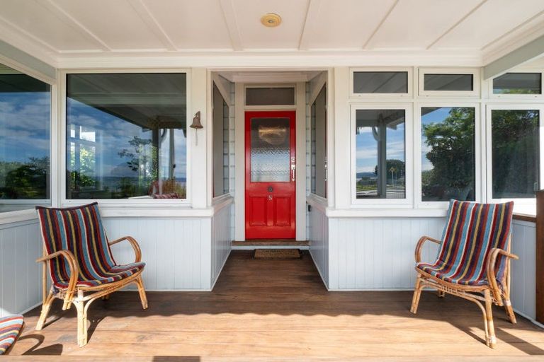 Photo of property in 5 Breakwater Road, Bluff Hill, Napier, 4110