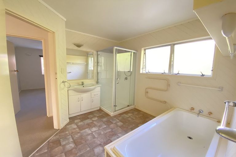 Photo of property in 14 Philson Terrace, Browns Bay, Auckland, 0630