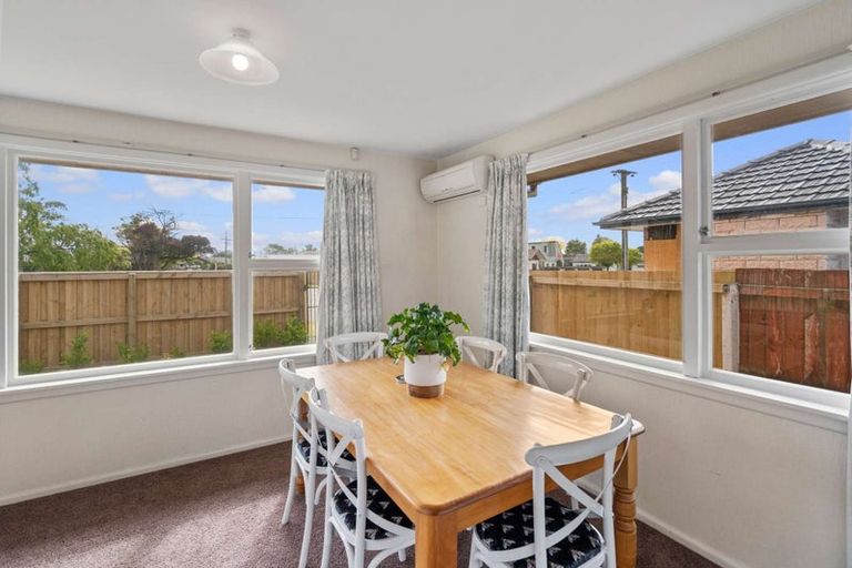 Photo of property in 39 Lake Terrace Road, Burwood, Christchurch, 8061