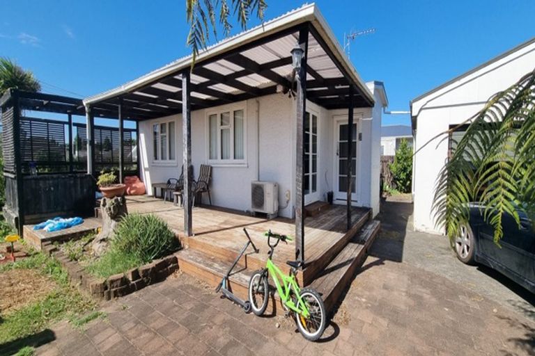 Photo of property in 31 Railway Street West, Papakura, 2110