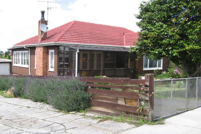 Photo of property in 3 Bridge Street, Papatoetoe, Auckland, 2025