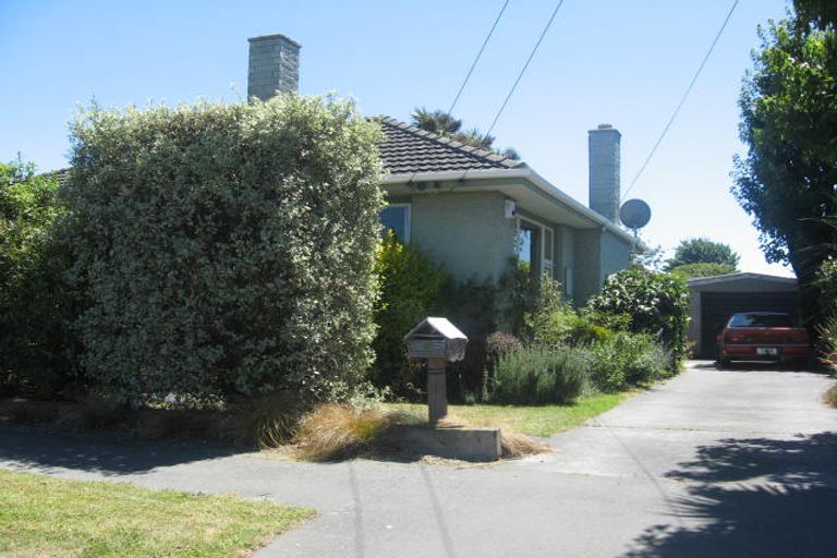 Photo of property in 8 Janet Street, Upper Riccarton, Christchurch, 8041