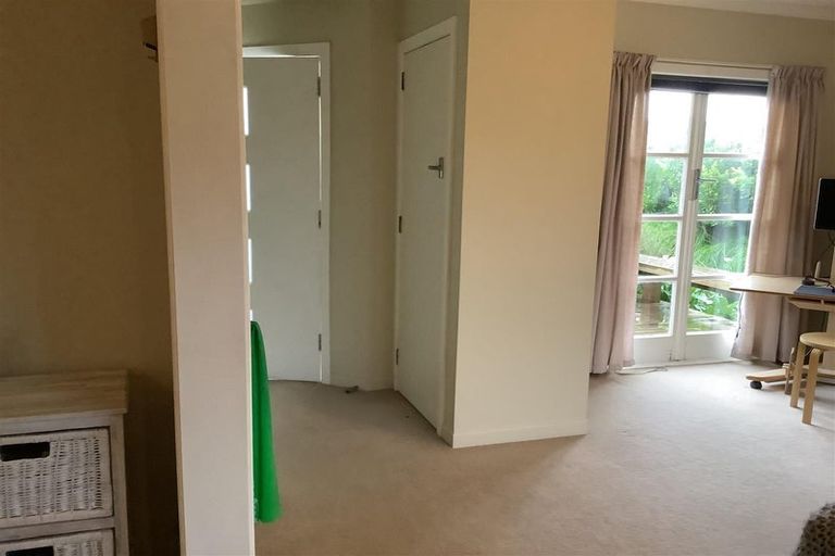 Photo of property in 1/5 Stratford Avenue, Milford, Auckland, 0620