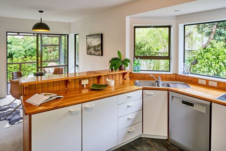 Photo of property in 1/372 Muritai Road, Eastbourne, Lower Hutt, 5013