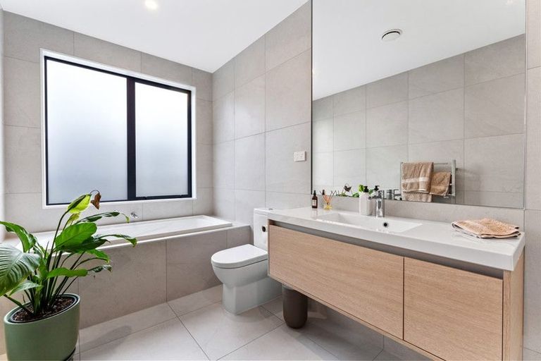 Photo of property in 7 Onekura Street, Red Beach, 0932