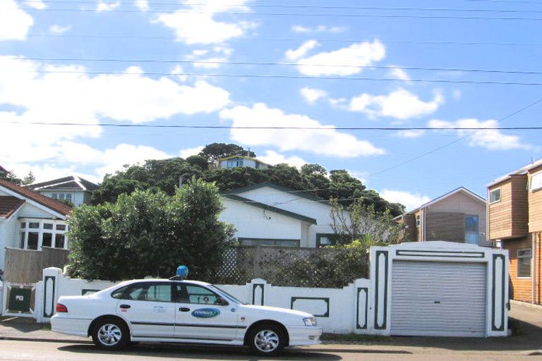 Photo of property in 19 Caledonia Street, Miramar, Wellington, 6022
