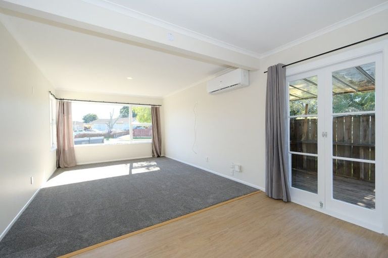 Photo of property in 111 Chichester Drive, Rosehill, Papakura, 2113