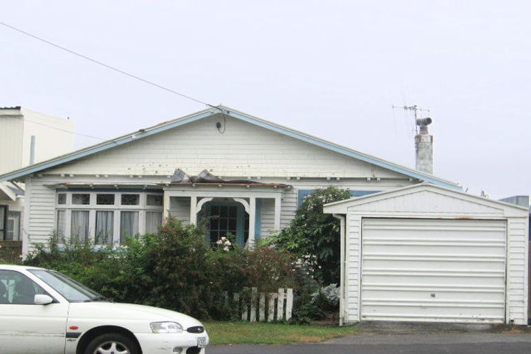 Photo of property in 17 Pembroke Road, Northland, Wellington, 6012