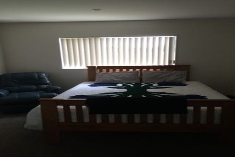 Photo of property in 68 Popokatea Drive, Takanini, 2112