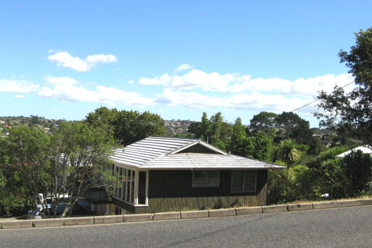 Photo of property in 2/2a Carlisle Road, Browns Bay, Auckland, 0630