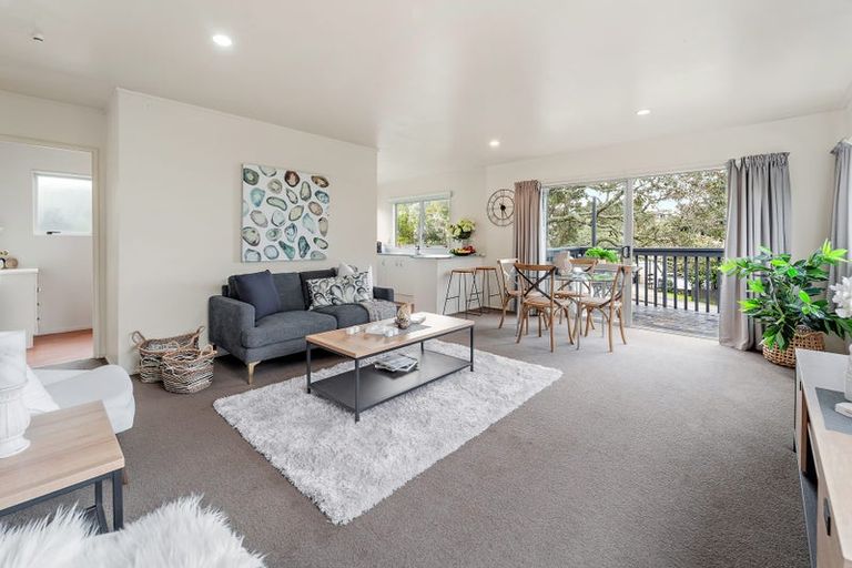 Photo of property in 53 Elliston Crescent, Stanmore Bay, Whangaparaoa, 0932