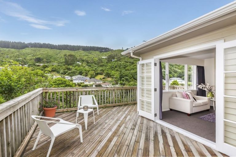 Photo of property in 31 Olivia Crescent, Tawa, Wellington, 5028