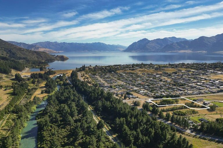 Photo of property in 8 Cemetery Road, Lake Hawea, Wanaka, 9382