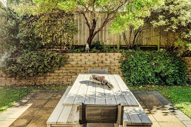 Photo of property in 17 Pendennis Point, Camborne, Porirua, 5026